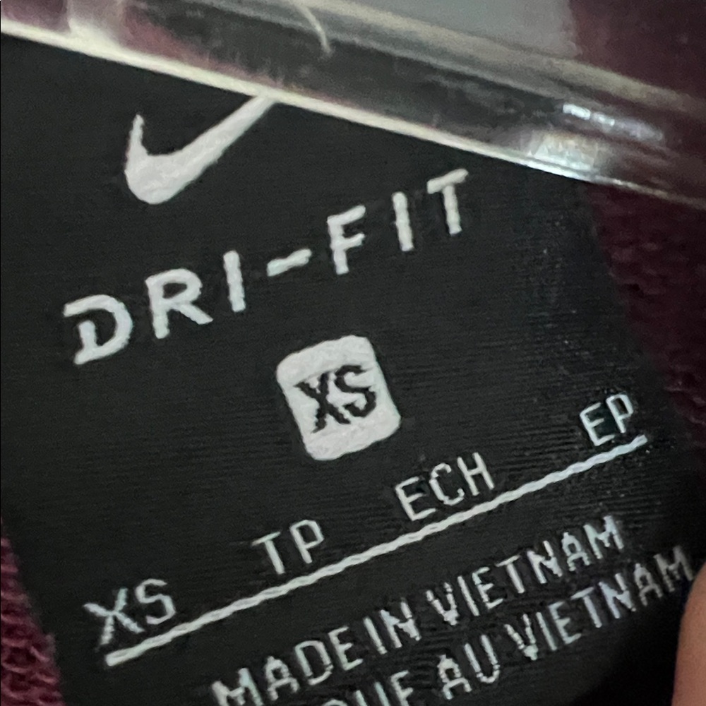 Nike Dri-FIT XS Top in Deep Red - Picture 2 of 4